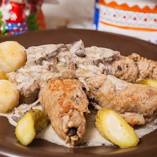 Готуємо крученики з грибами, свининою, чорносливом і яловичиною