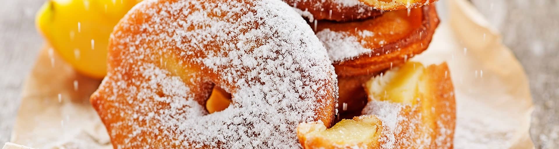 Apple rings in omelette