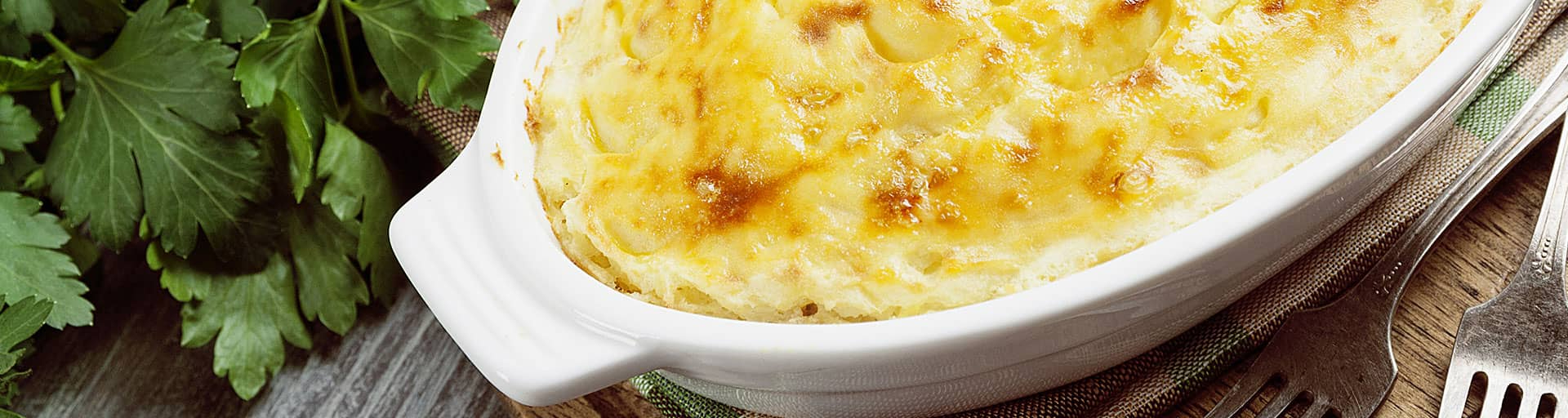 Картофельная запеканка с фаршем и грибами