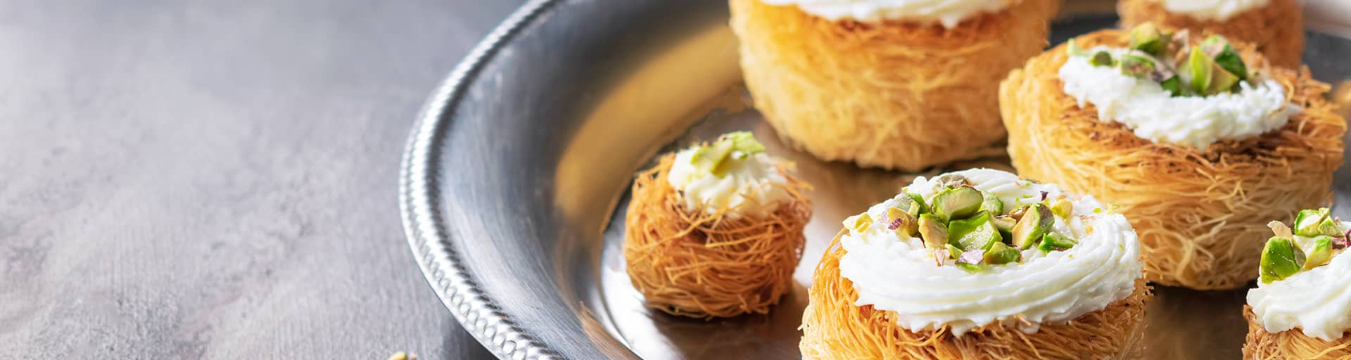 Закуска с кадаиф, шампиньонами и фисташками
