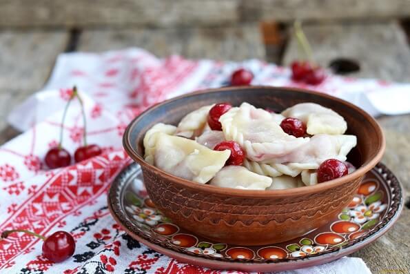 Вареники с вишней на молоке