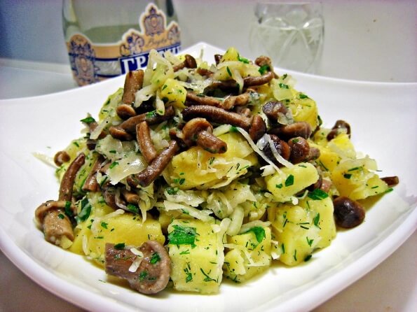 Салат с шампиньонами и картошкой